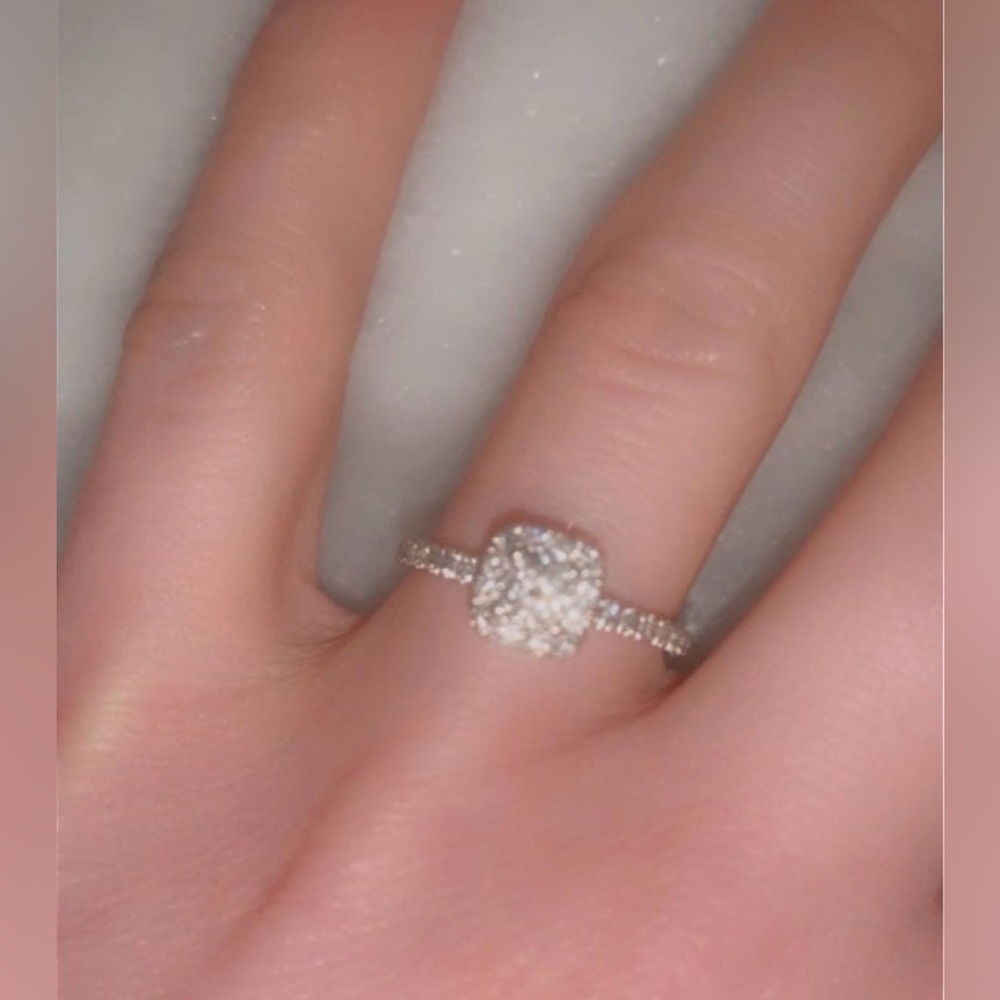 14k white gold diamond engagement ring